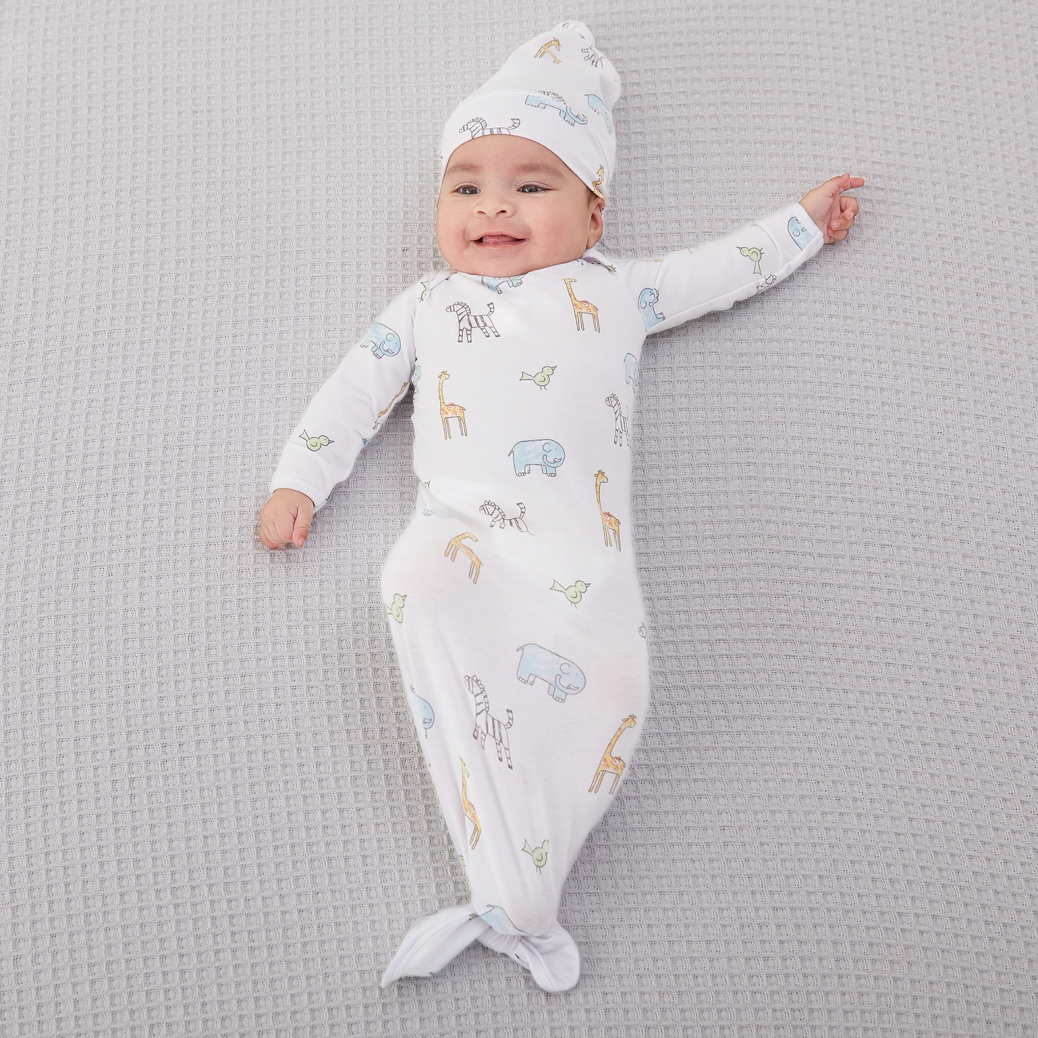 Aden + Anais Baby White Day Gown & Hat Set 2 Aden + Anais Baby White Day Gown & Hat Set - Image 2