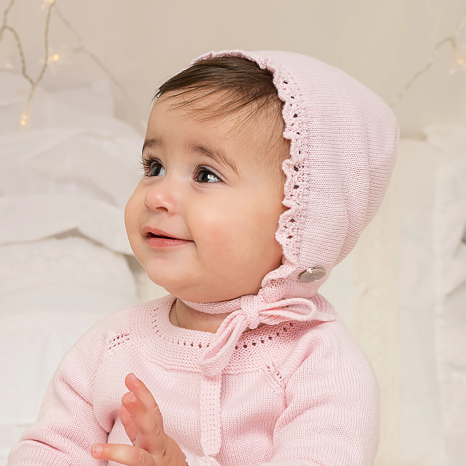 Artesanía Granlei Baby Girls Pink Knitted Bonnet 2 Artesanía Granlei Baby Girls Pink Knitted Bonnet - Image 2