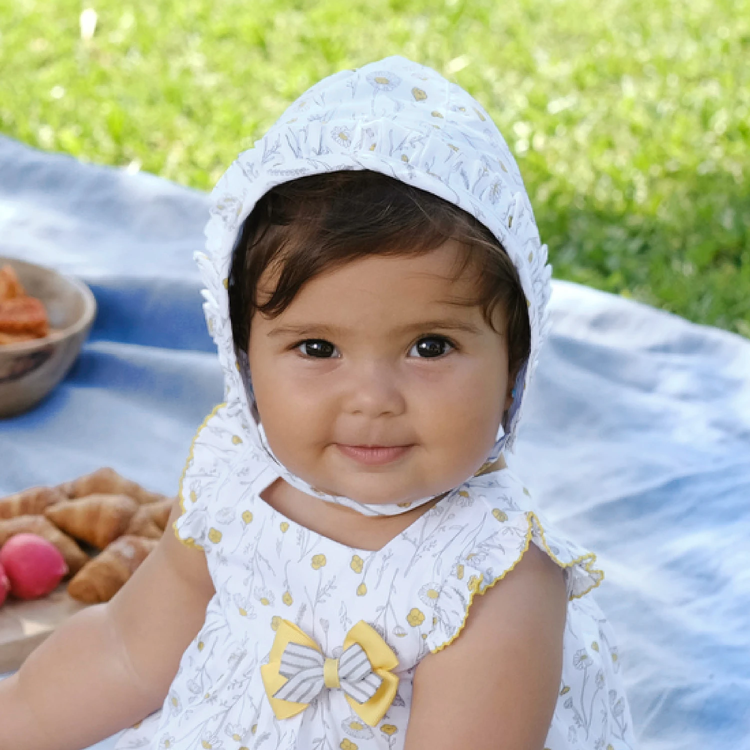 Tutto Piccolo Girls White Floral Bonnet 2 Tutto Piccolo Girls White Floral Bonnet - Image 2